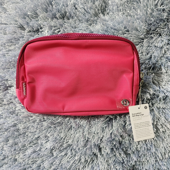 Lululemon Everywhere Belt Bag 2L Pink Lululemon Everywhere Belt Bag 2L Pink